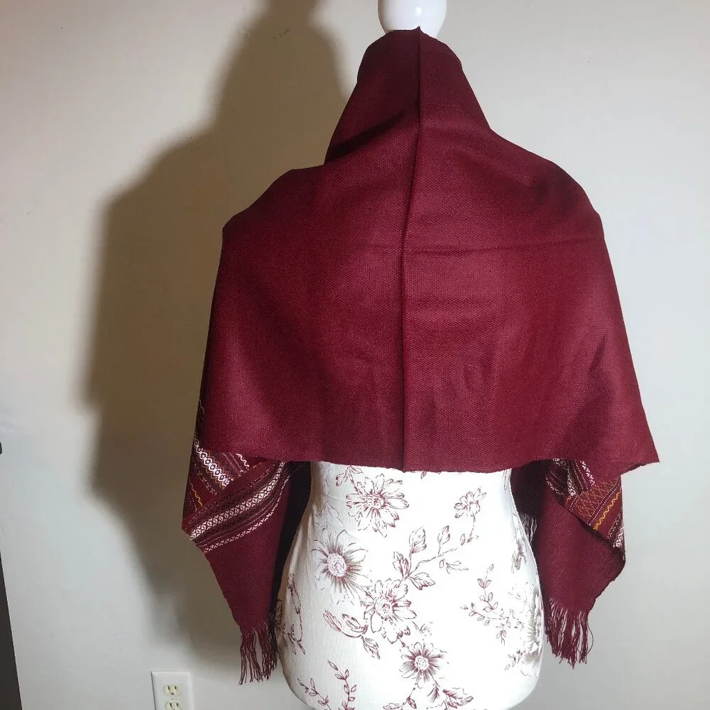 La Paloma De Tubac Ecuadorian Woven Shawl